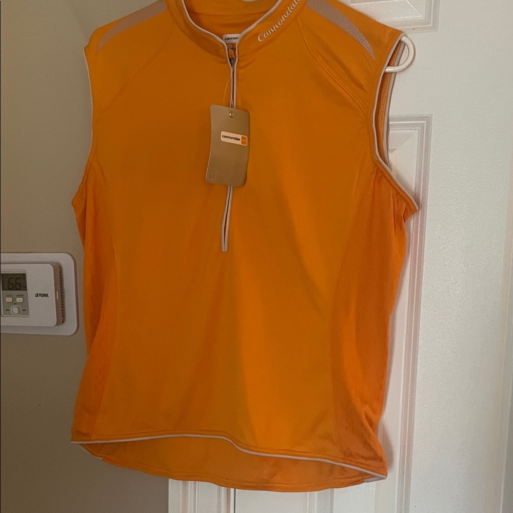 Women’s Cannondale cycling shirt X
